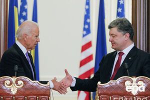 Порошенко поблагодарил США за сильную позицию в отношении Крыма и последовательную поддержку территориальной целостности Украины