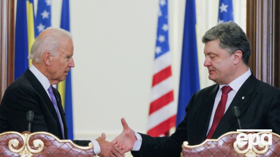 Порошенко поблагодарил США за сильную позицию в отношении Крыма и последовательную поддержку территориальной целостности Украины