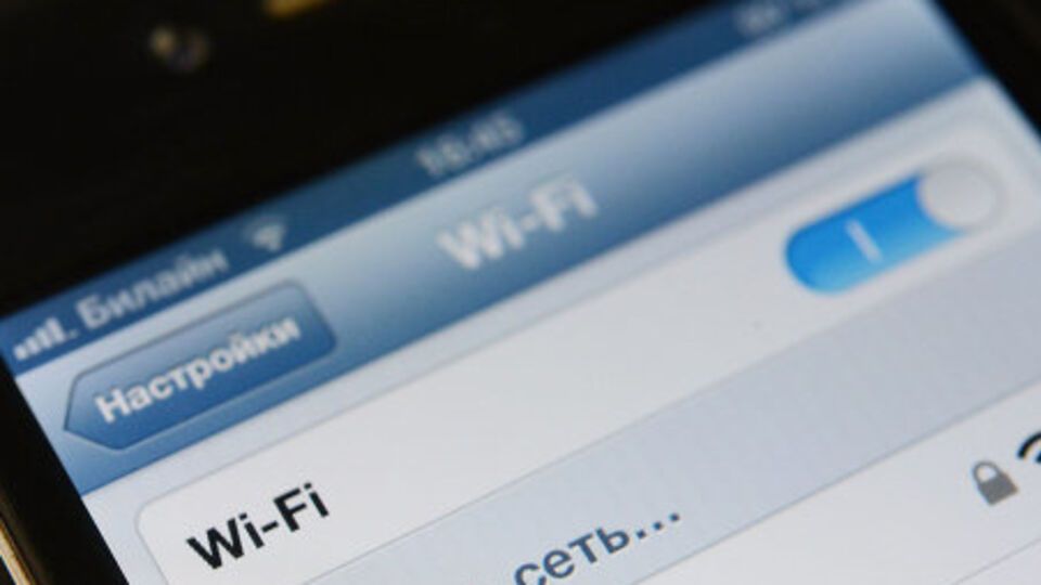 Скульптура будет общаться с прохожими, информировать о новинках высоких технологий, раздавать бесплатный Wi-Fi