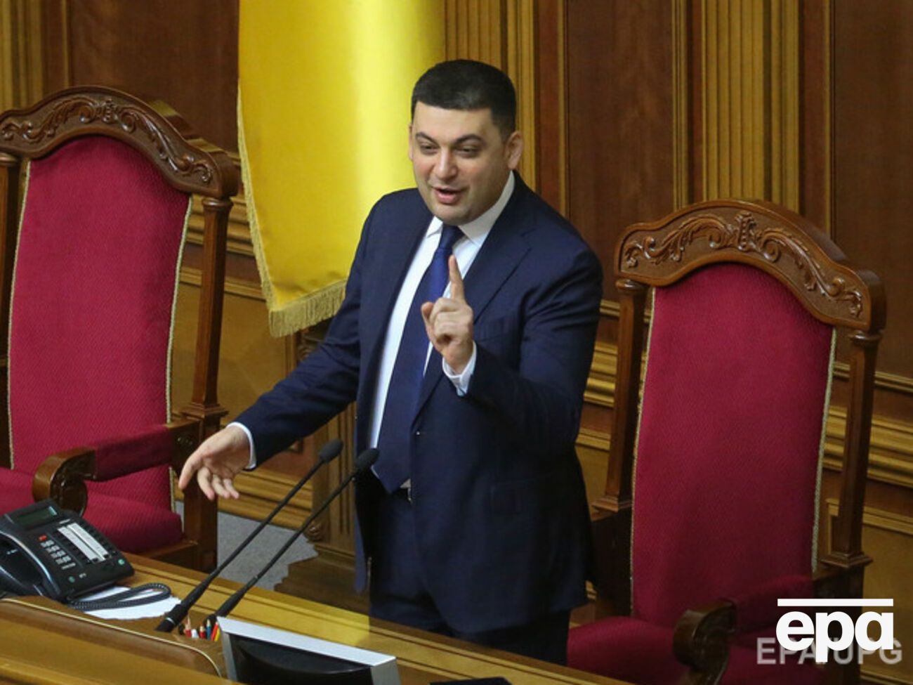 Гройсман открыл заседание после часового перерыва