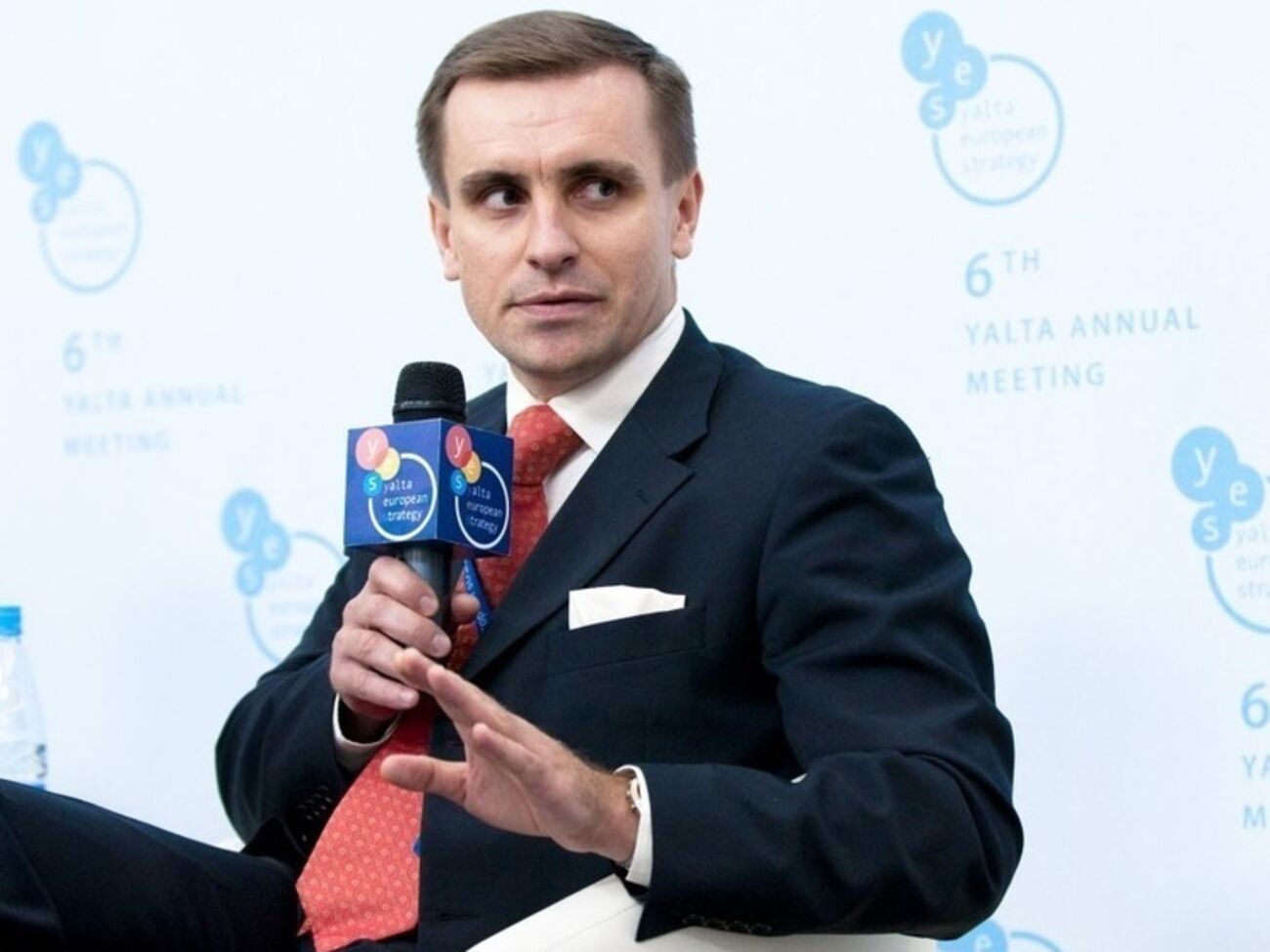 Константин Елисеев передал ЕС обращение украинских депутатов с призывом ввести на Донбасс миротворческий контингент