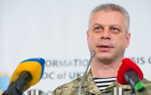 Андрей Лысенко сообщил, что вчера к боевикам в Краснодон прибыл эшелон с боеприпасами