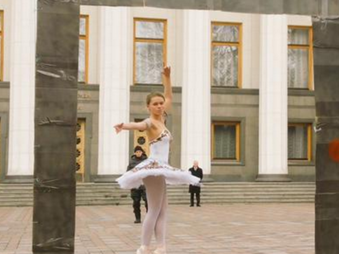 Под Радой показывали "Лебединое озеро" как символ цензуры и требовали создания общественного телевидения