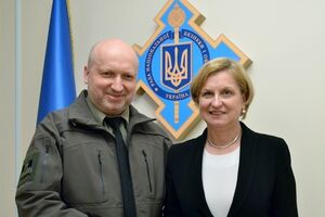 Турчинов встретился с делегацией Европарламента. Фоторепортаж