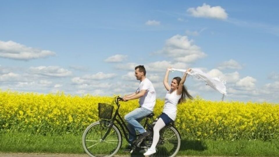 Мужчины и женщины не слишком отличаются в оценке уровня удовлетворенности жизнью