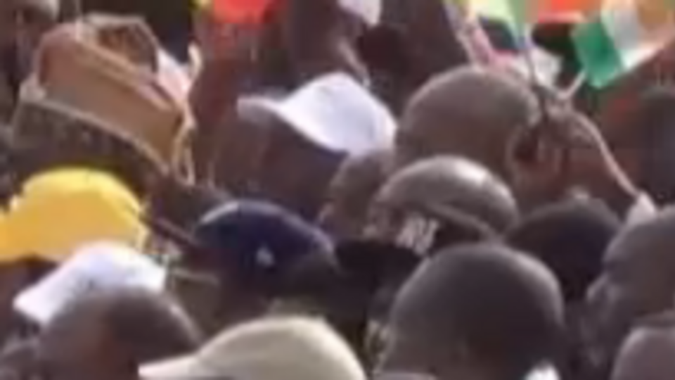 Многие видные политики Камеруна присутствовали на акции протеста