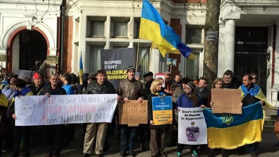 Участие в пикете приняли минимум полторы сотни человек