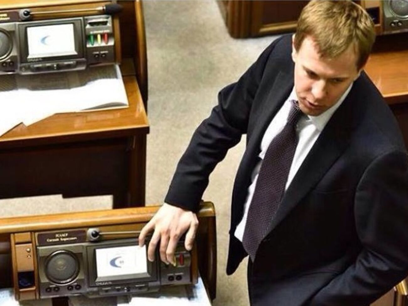 За голосованиями Хомутынника пристально следят журналисты