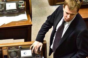 За голосованиями Хомутынника пристально следят журналисты