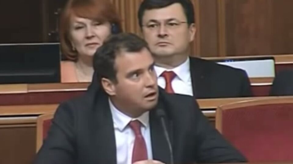 Представлял законопроект в Раде министр экономики Айварас Абромавичус