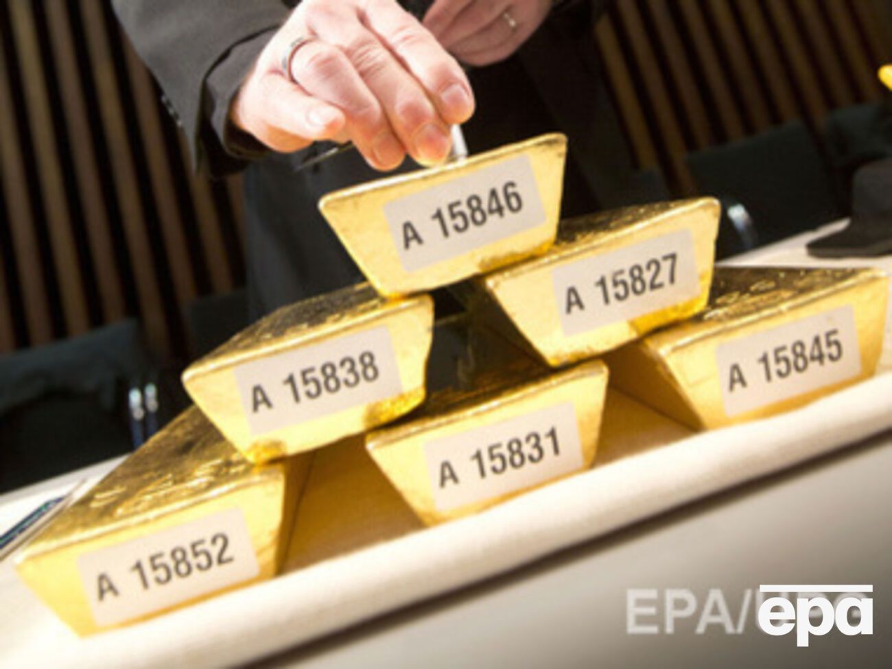 За неделю с 6 по 13 марта золотовалютные резервы России упали еще на $5 млрд