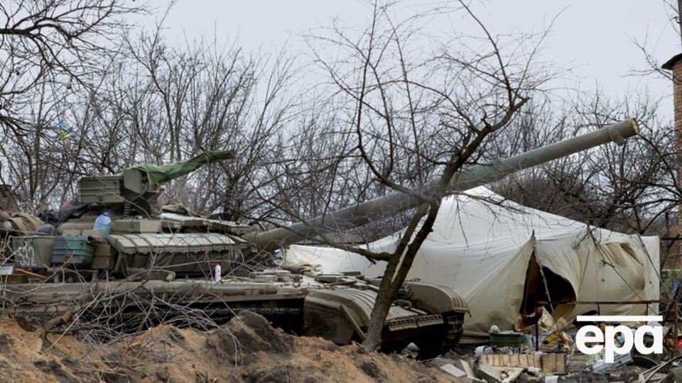 На мариупольском направлении за ночь трижды из стрелкового оружия и гранатометов обстреляли поселок Широкино