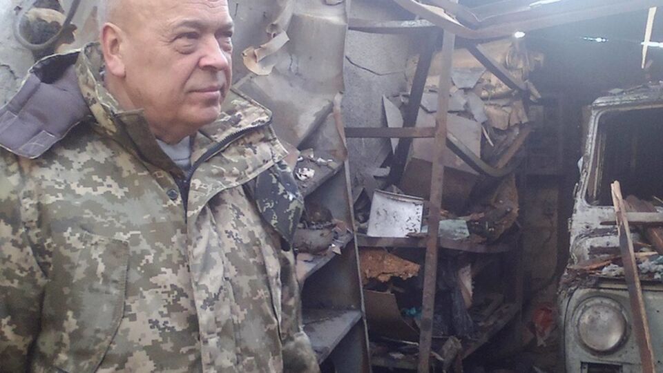 Геннадий Москаль сообщил, что в оккупированном боевиками селе Молодежное на фугасе подорвался легковой автомобиль "Нива" с несколькими мирными жителями