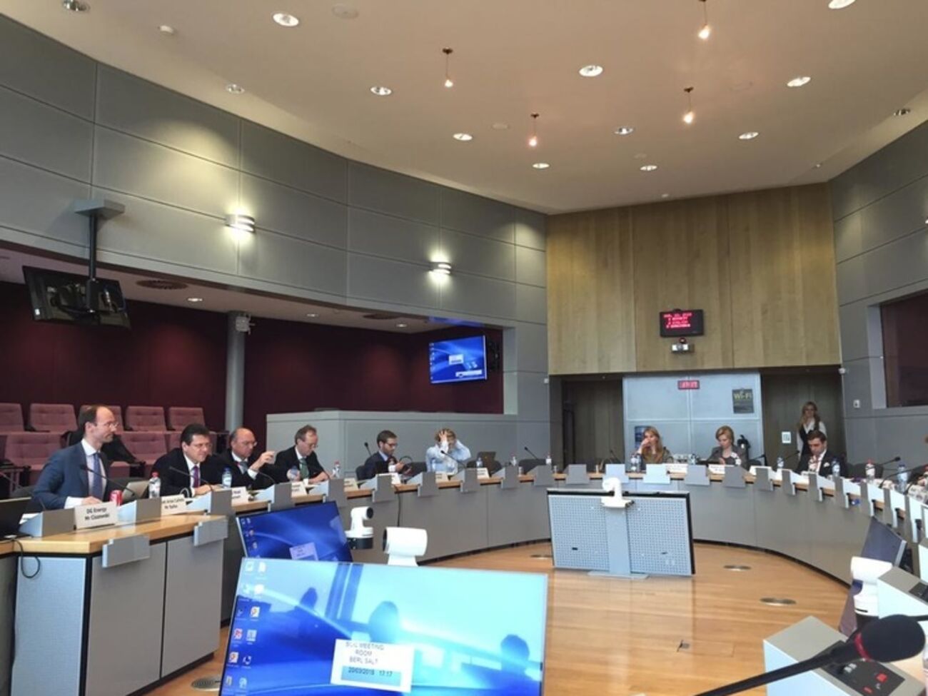 в Брюсселе начались переговоры по поставкам газа в Украину