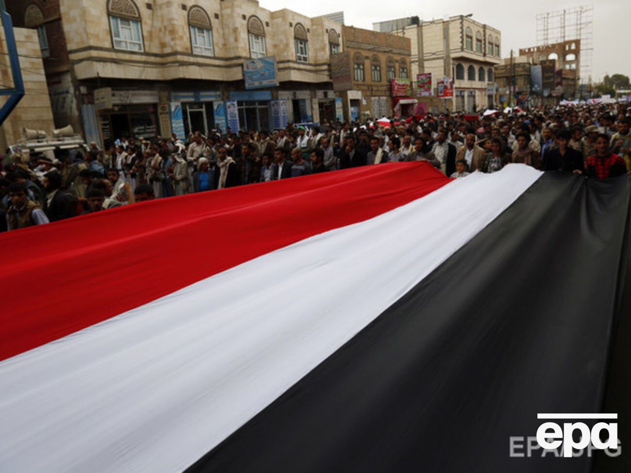 В результате взрывов в двух мечетях погибли 126 человек