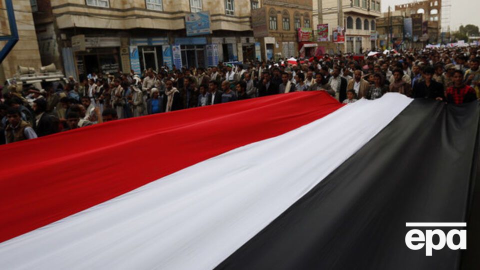 В результате взрывов в двух мечетях погибли 126 человек