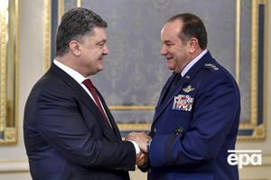 Президент Украины Петр Порошенко и командующий силами НАТО в Европе Филипп Бридлав