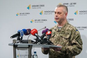 Боевики продолжают обстрелы в зоне АТО, заявил Лысенко