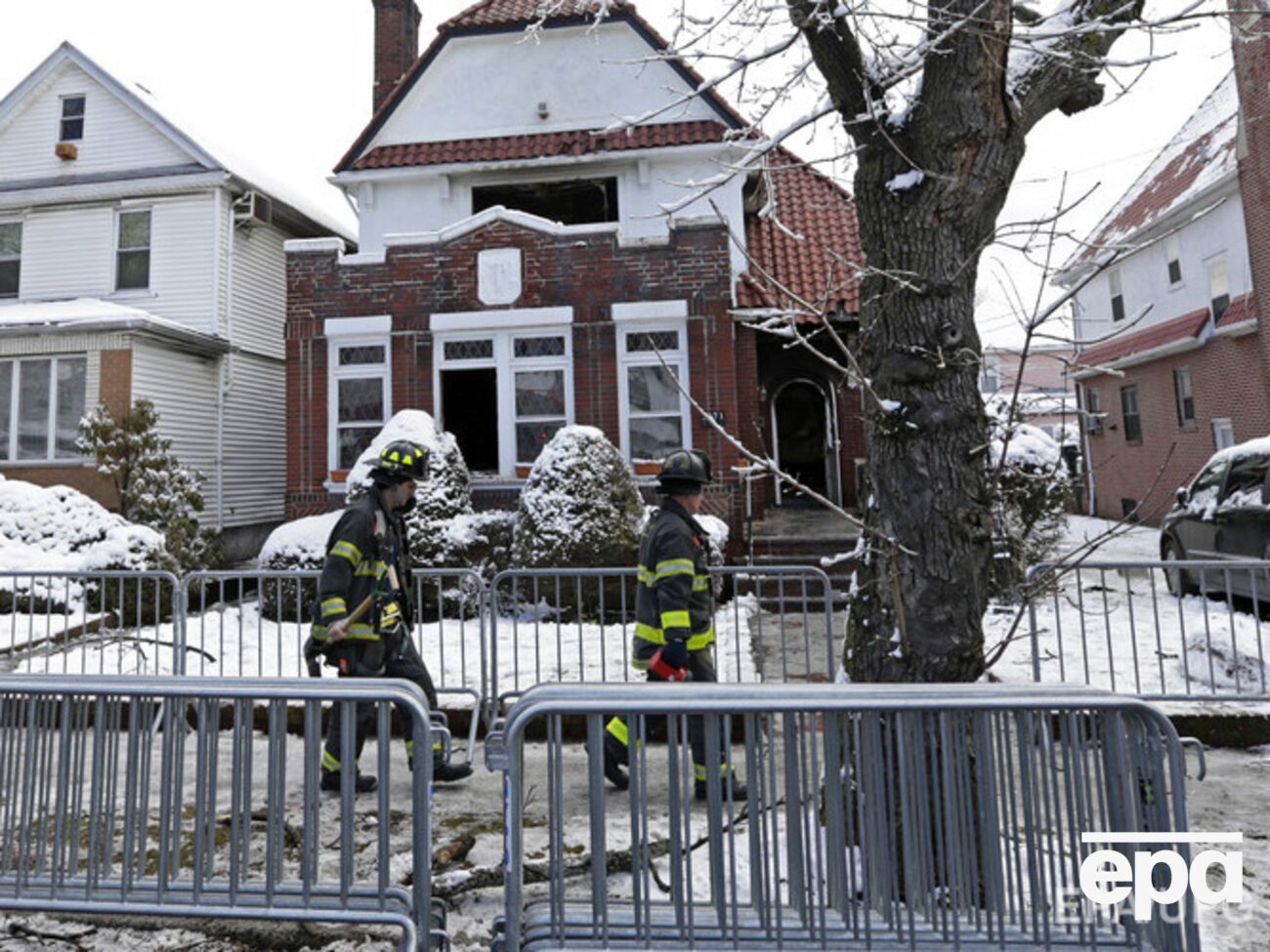 Предполагается, что причиной пожара стала перегретая электроплитка