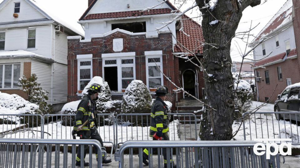 Предполагается, что причиной пожара стала перегретая электроплитка