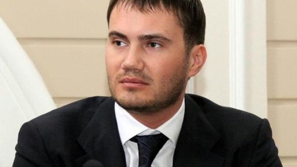 Автомобиль сына Януковича провалился под лед