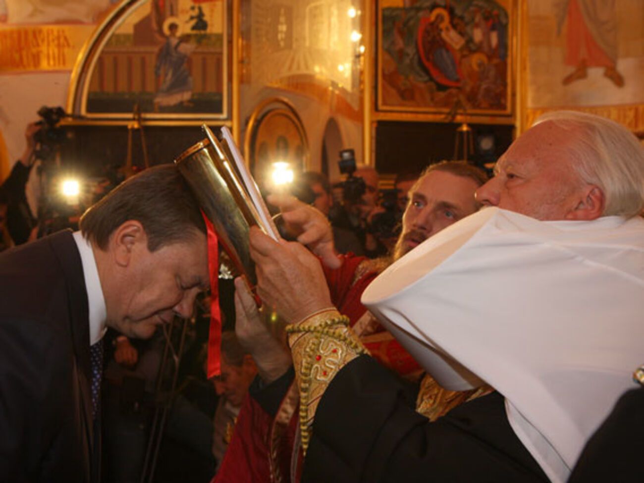 Янукович может воспринять гибель сына как Божью кару, считает Борис Филатов