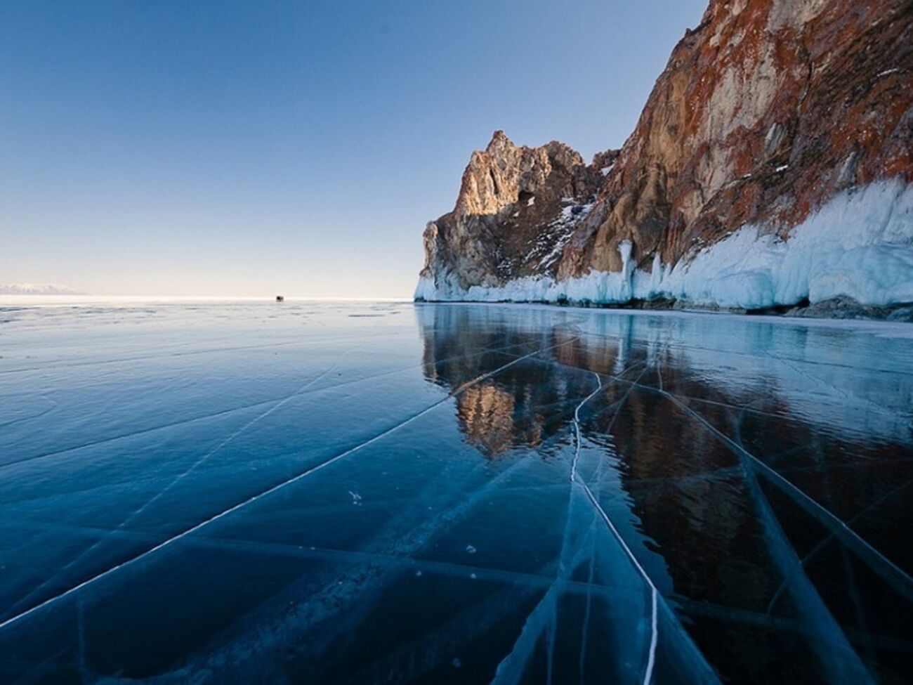 Среди тех, кто спасся из тонувшего автомобиля на Байкале, было четверо граждан Украины, заявили в МЧС РФ
