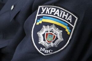 Милиция ведет переговоры с людьми, которые забаррикадировались в "Укрнафте"