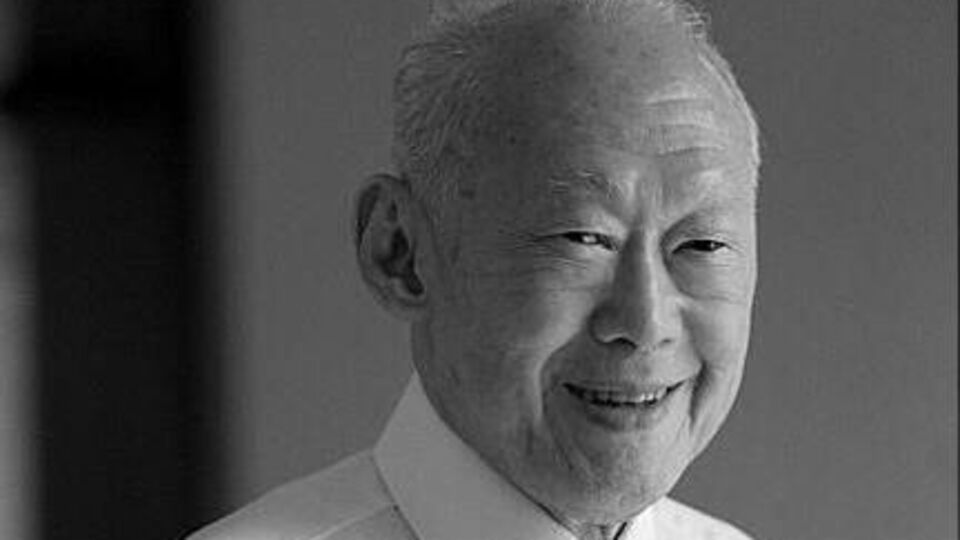 Первый премьер-министр независимого Сингапура Ли Куан Ю скончался в больнице на 92-м году жизни