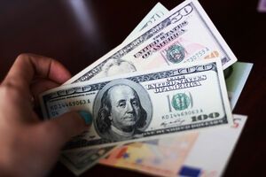 Нацбанк укрепил гривну