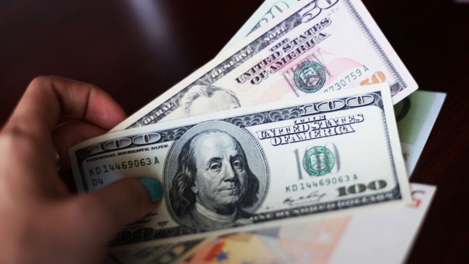 Нацбанк укрепил гривну