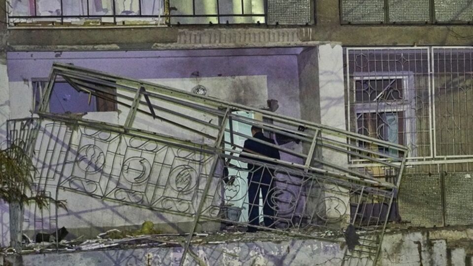 Ночью в жилом доме в Одессе произошел взрыв. Фоторепортаж