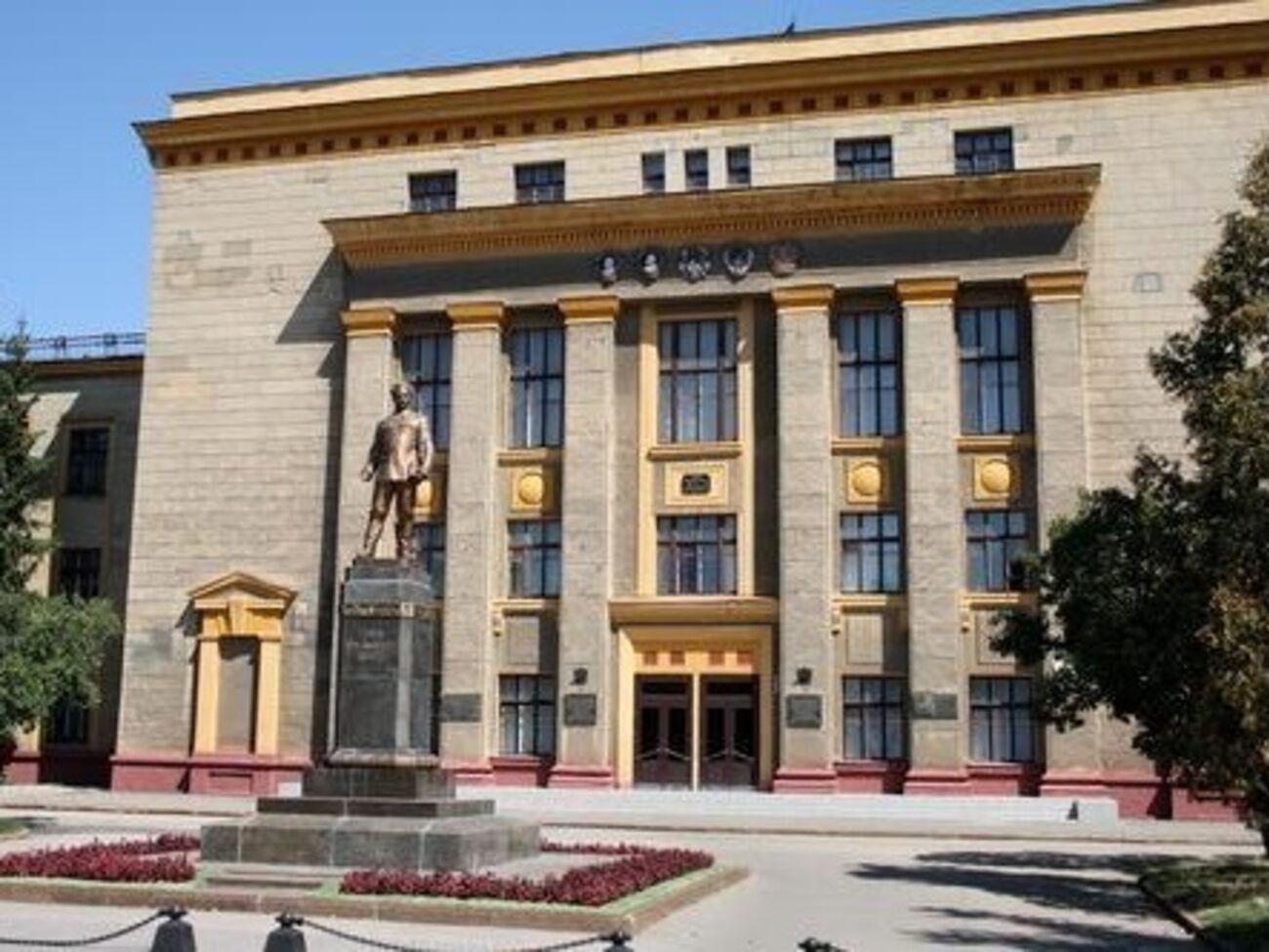 Харьковский тракторный завод может начать производить бронетехнику