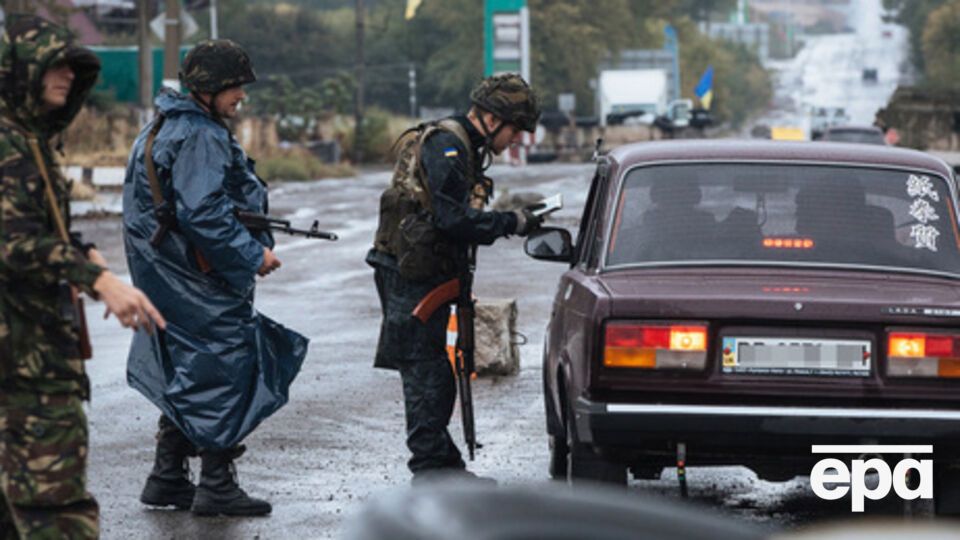 На Донбассе требовали взятки за въезд-выезд на временно не контролируемую территорию