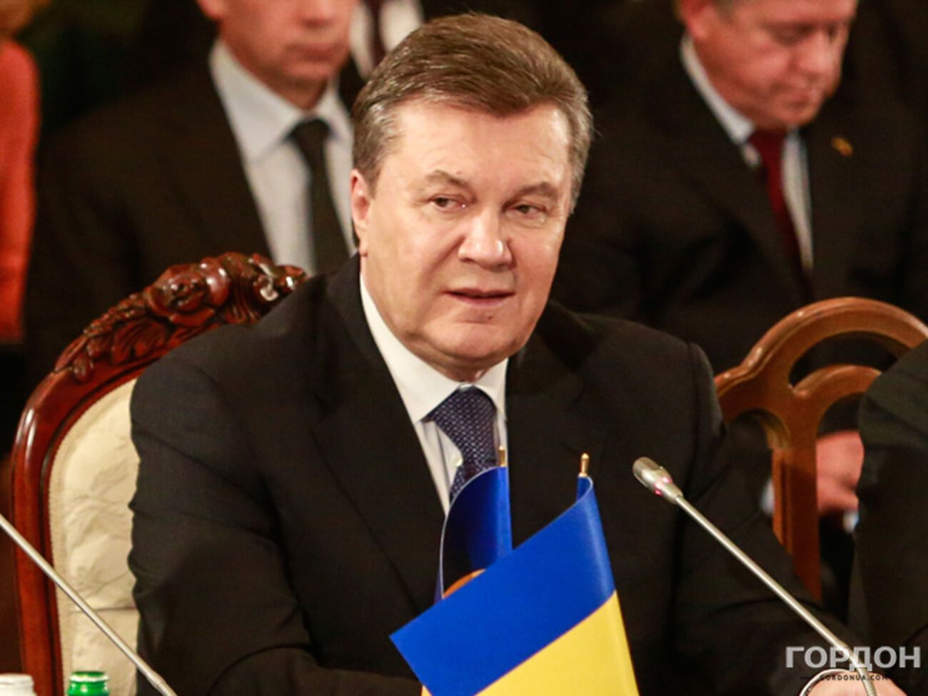 Янукович приехал на похороны сына в Крым