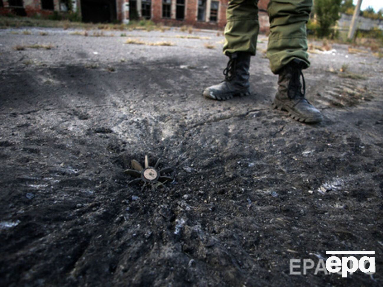 Пресс-центр АТО: Террористы продолжают обстреливать позиции украинских военных