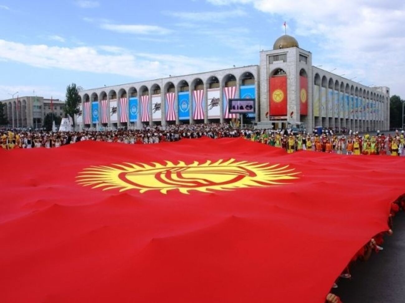 В Кыргызстане хотят, чтобы госорганы больше использовали родной язык