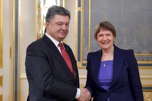 Порошенко и Кларк обсудили дальнейшее внедрение реформ в Украине и проведение конституционного диалога внутри страны