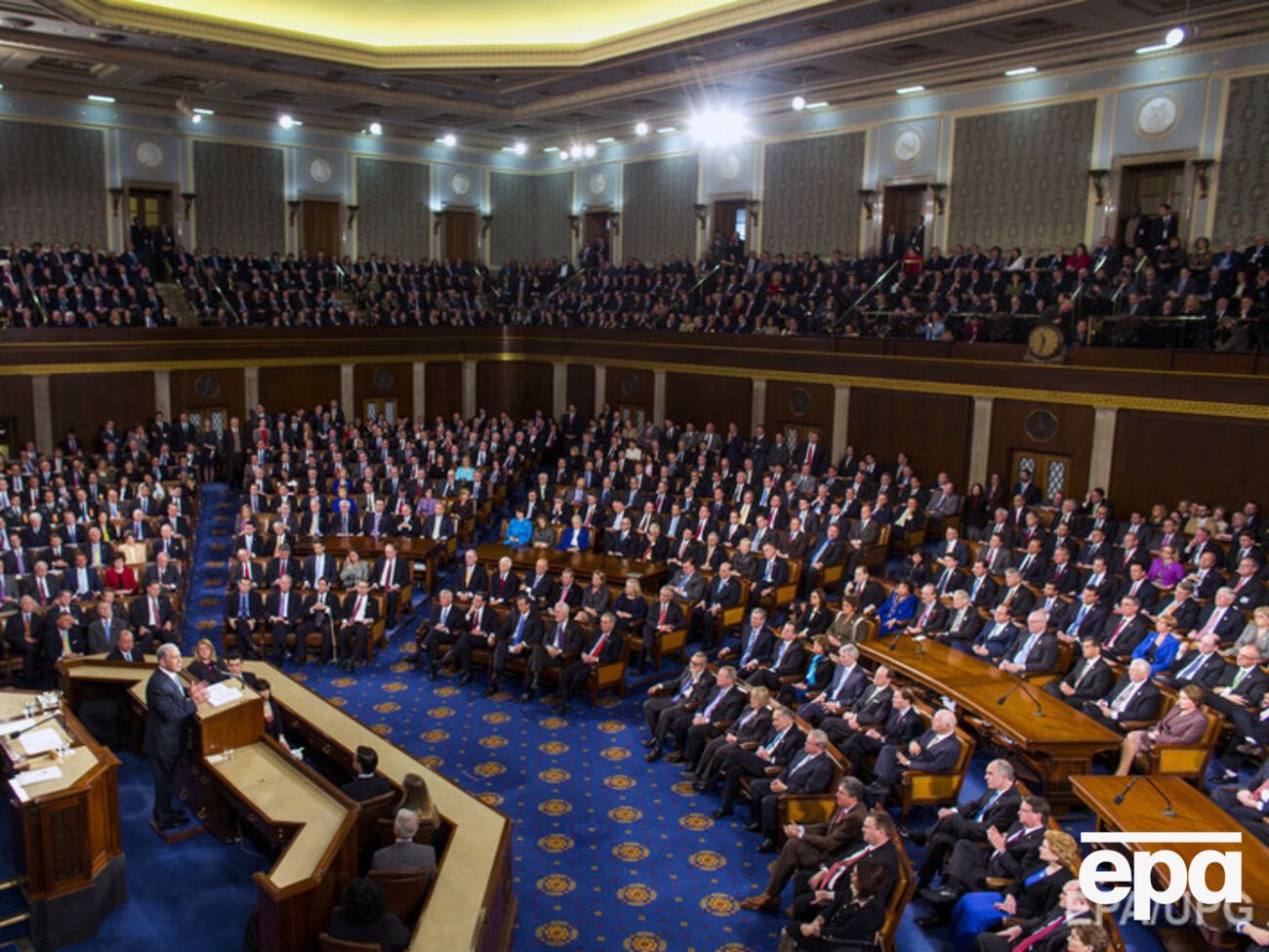 За документ проголосовали 348 представителей Конгресса, 48 выступили против