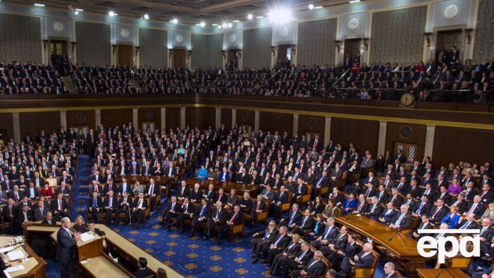 За документ проголосовали 348 представителей Конгресса, 48 выступили против