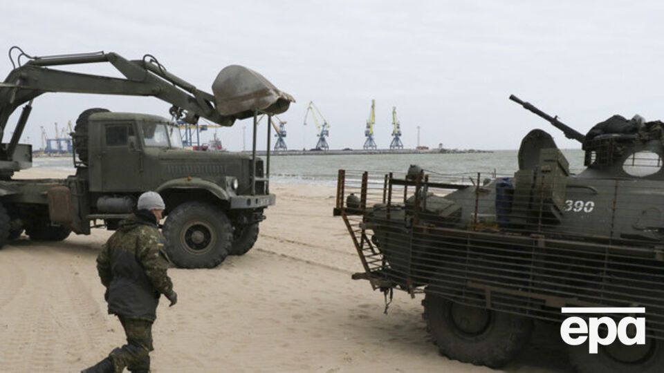 Военные охраняют побережье