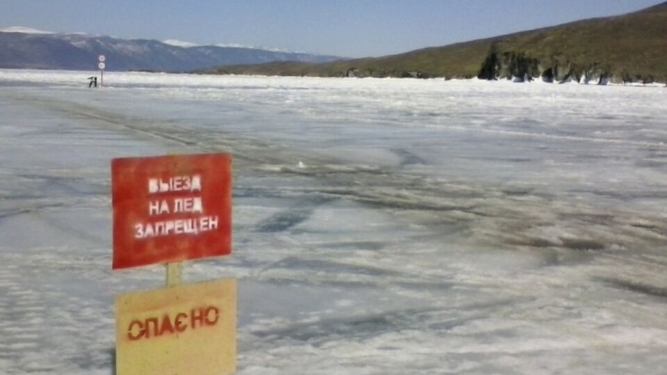 Александр Янукович: Брат слышал треск льда, но решил ехать дальше. Когда машина провалилась, он не смог выбраться с водительского места