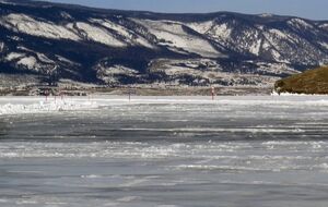 МЧС России по Иркутской области: В марте на озере Байкал появилось множество опасных мест из-за тонкого льда