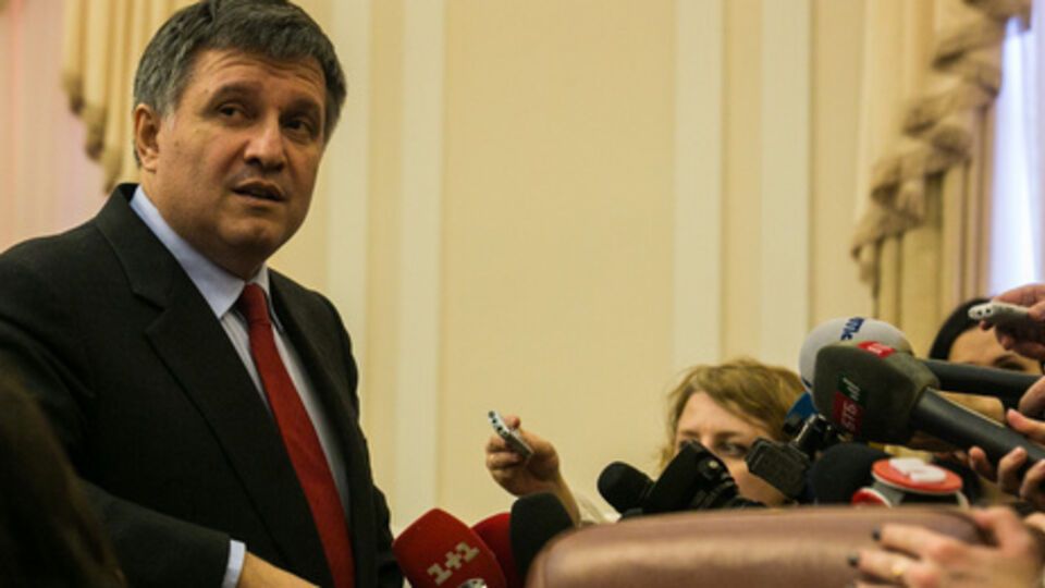 Аваков не отрицает причастность сотрудников его ведомства к контрабанде