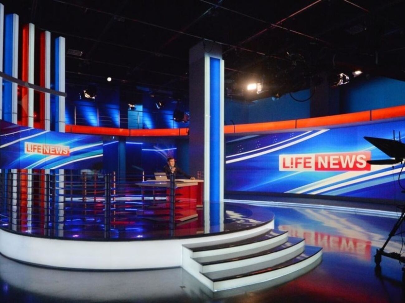 Правоохранители изымают в редакции документы и серверы