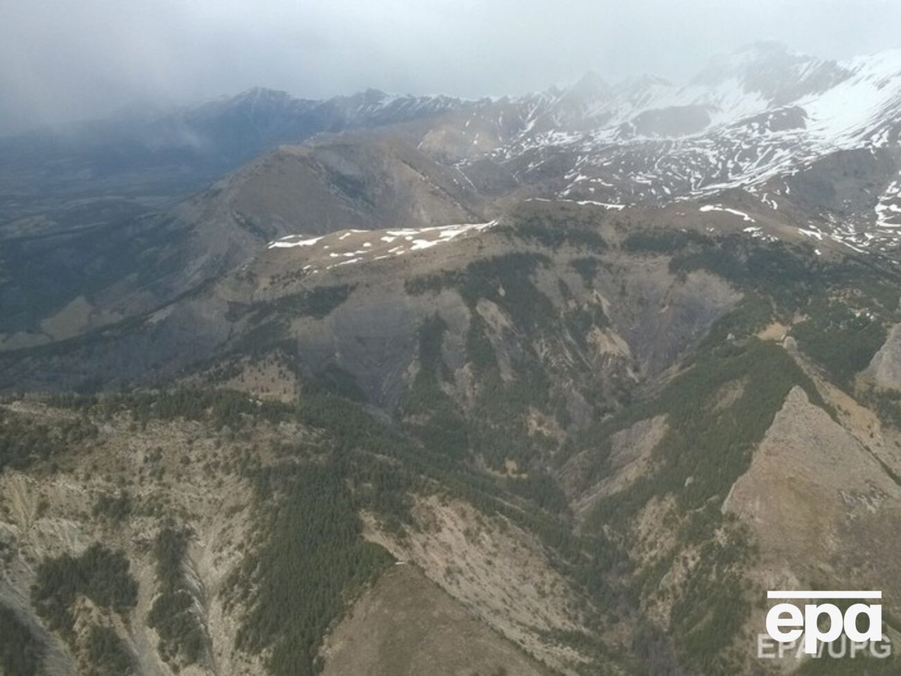 Cамолет потерпел крушение в труднодоступном месте, и все обстоятельства указывают на то, что никто не выжил