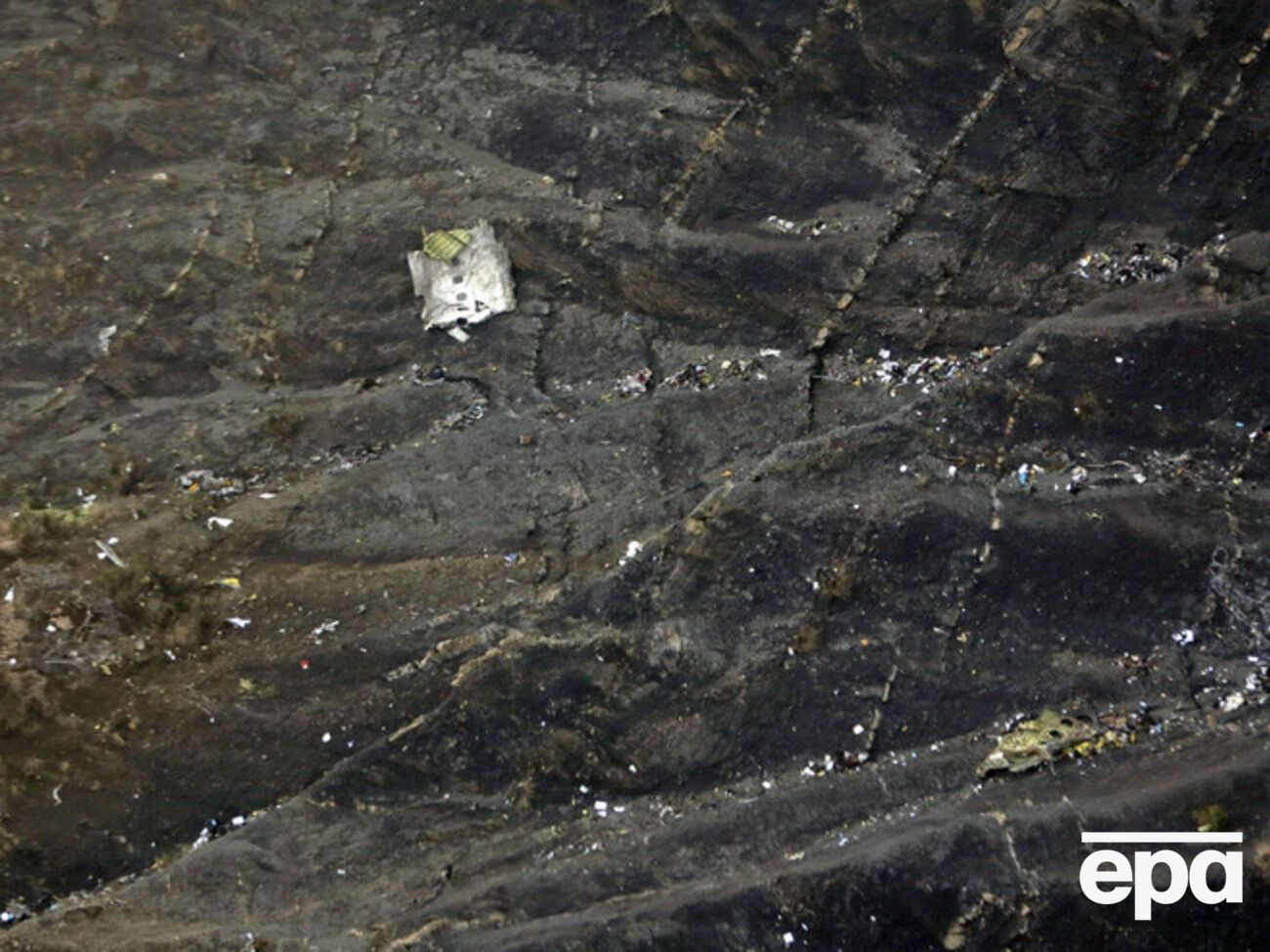 Место крушения самолета во Франции