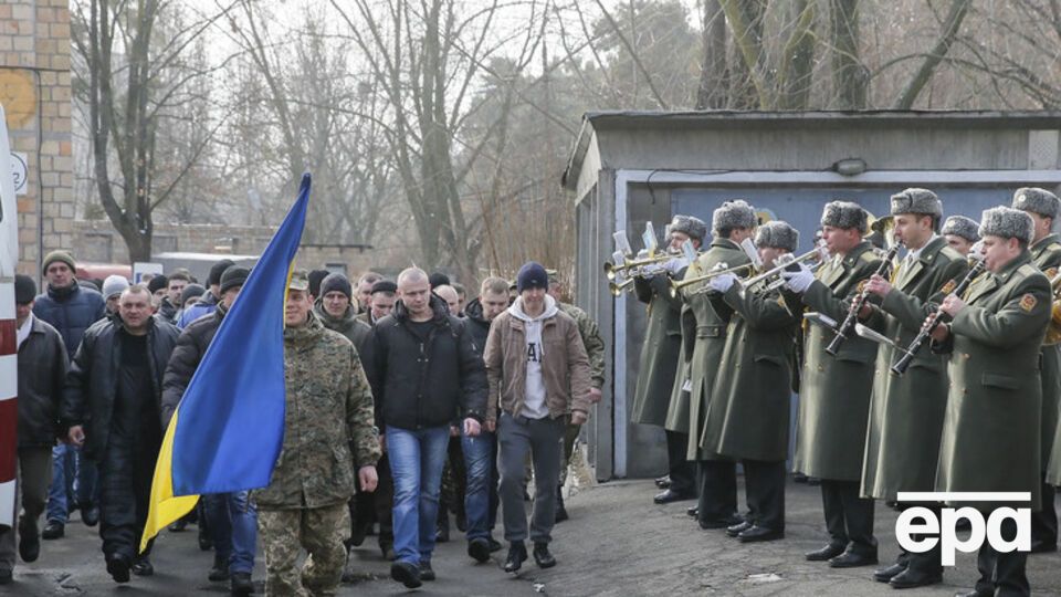 Президент увеличил численность армии