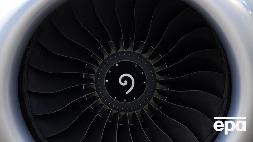 В полете у самолета отказал двигатель