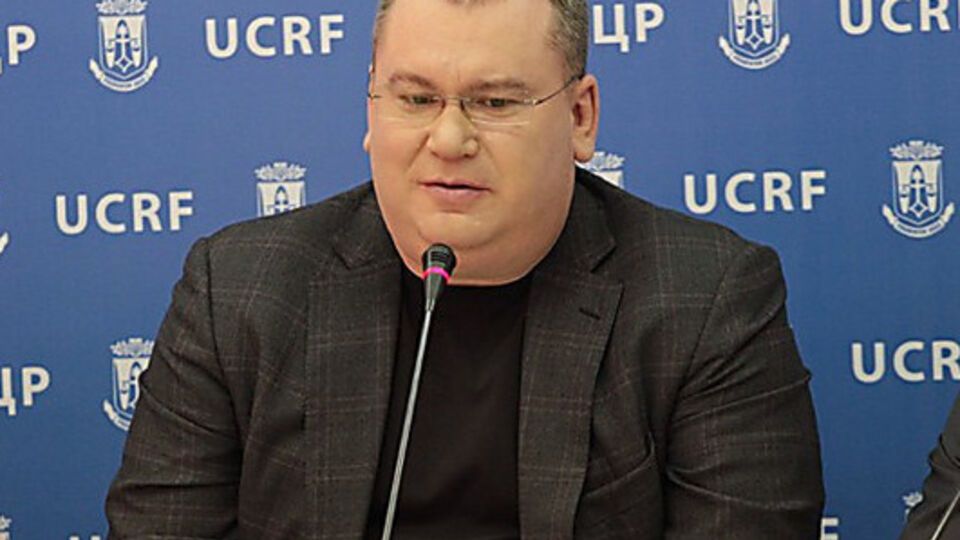 Резниченко является лауреатом премии "Золотое перо"